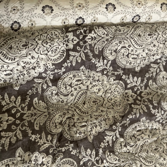 croft & barrow Other - Croft & Barrow Full/Queen Damaske Reversible Bedspread